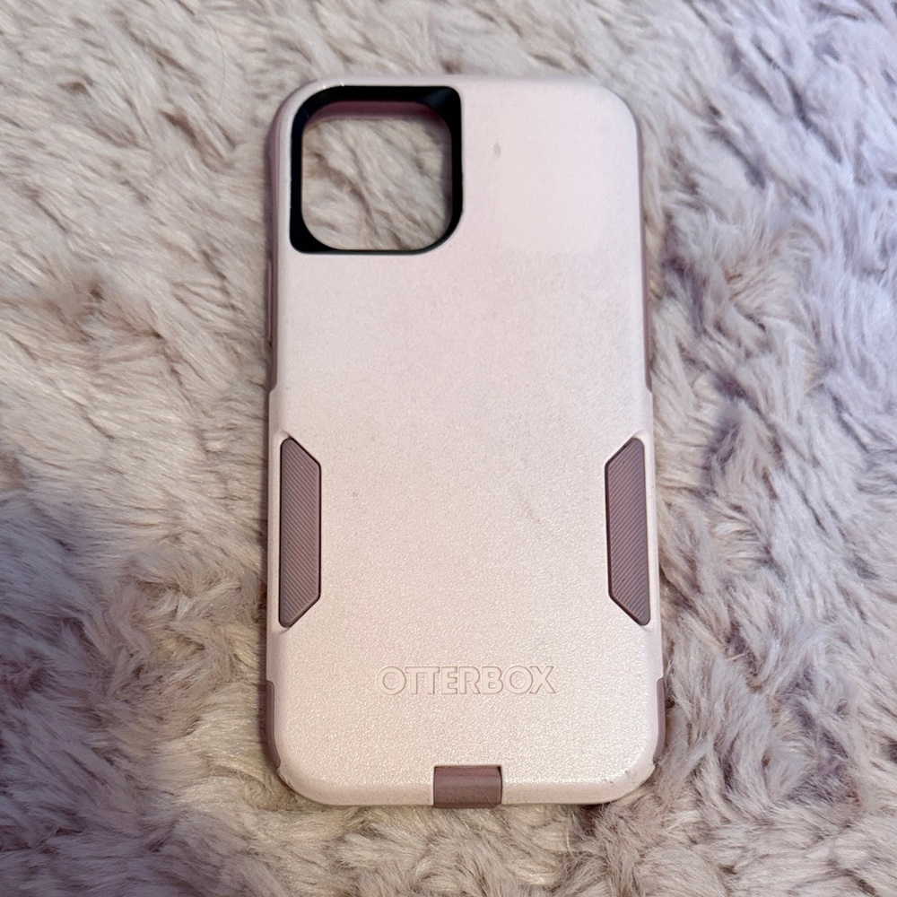 OtterBox Blush Pink Phone Case